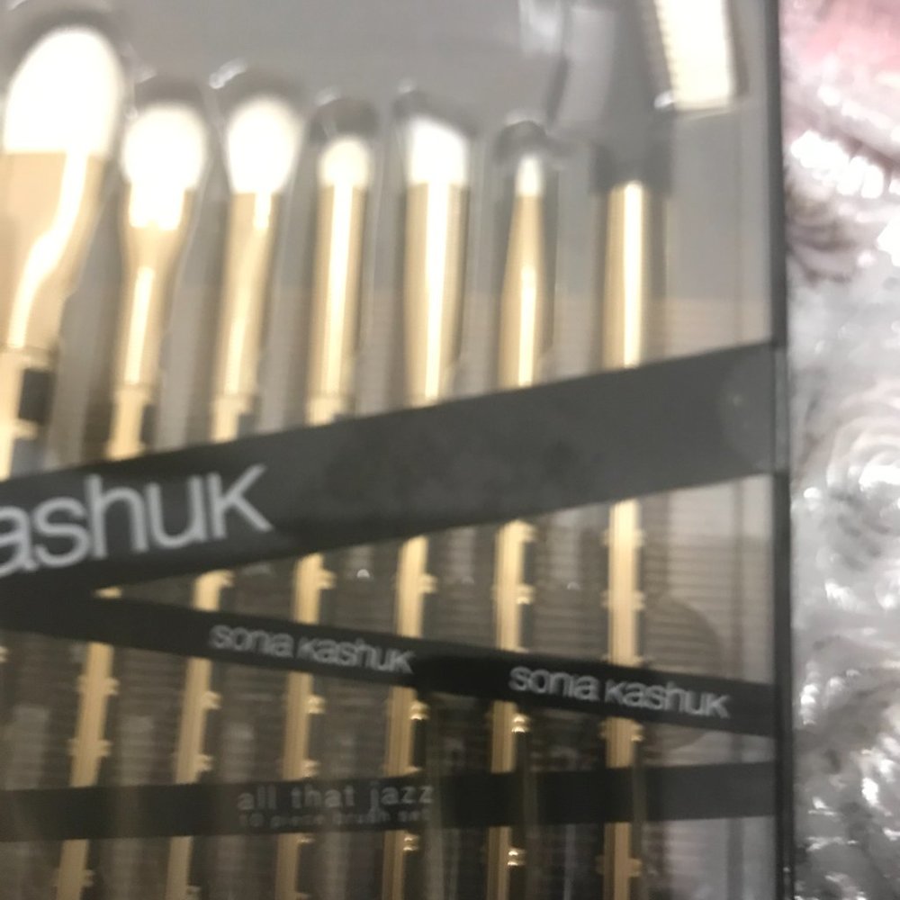 Sonia Kashuk Makeup Brushes - Picture 3 of 9